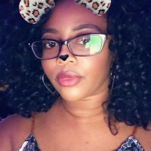 Meet your Posher, Alisha